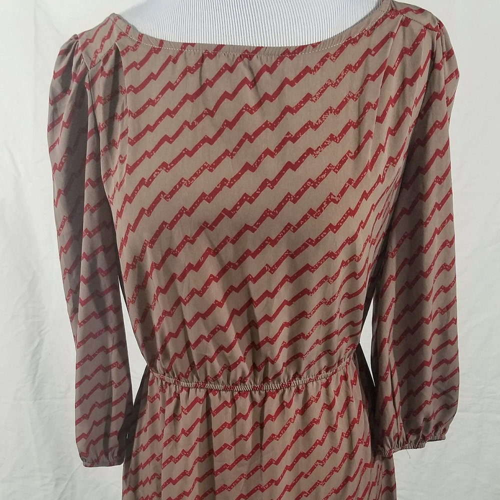 Hello Miss Red & Beige Cinched Waist Mini, Sz M